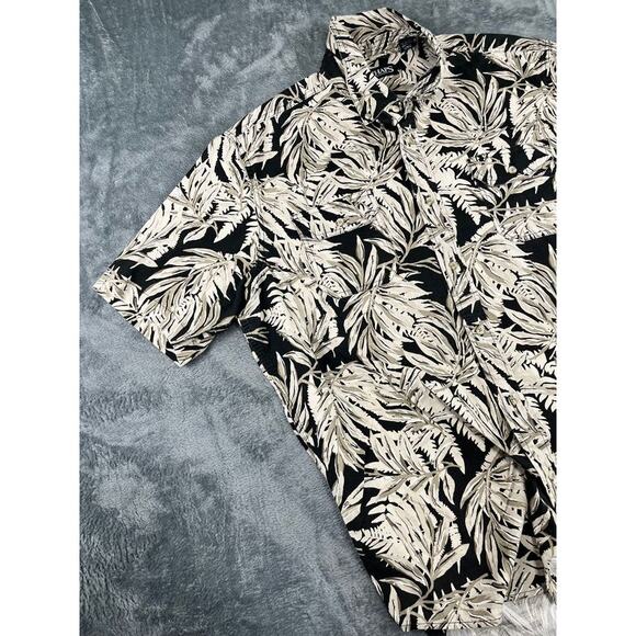 Men’s Chaps XL Black/Cream Leaf Print Short-Sleeve Camp Shirt – Excellent - Picture 5 of 10